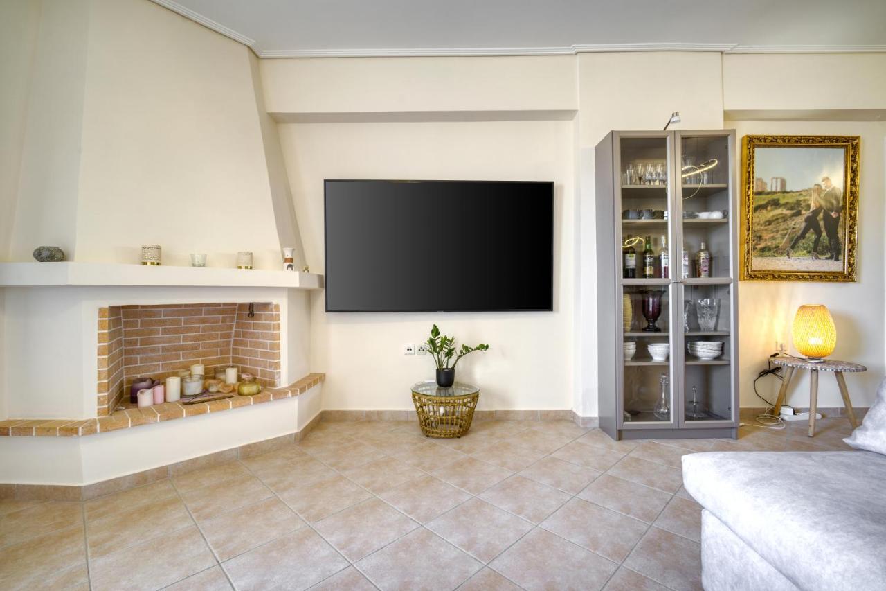 Sea & Mountain Apartment Close To Port And City Lávrion Exteriör bild