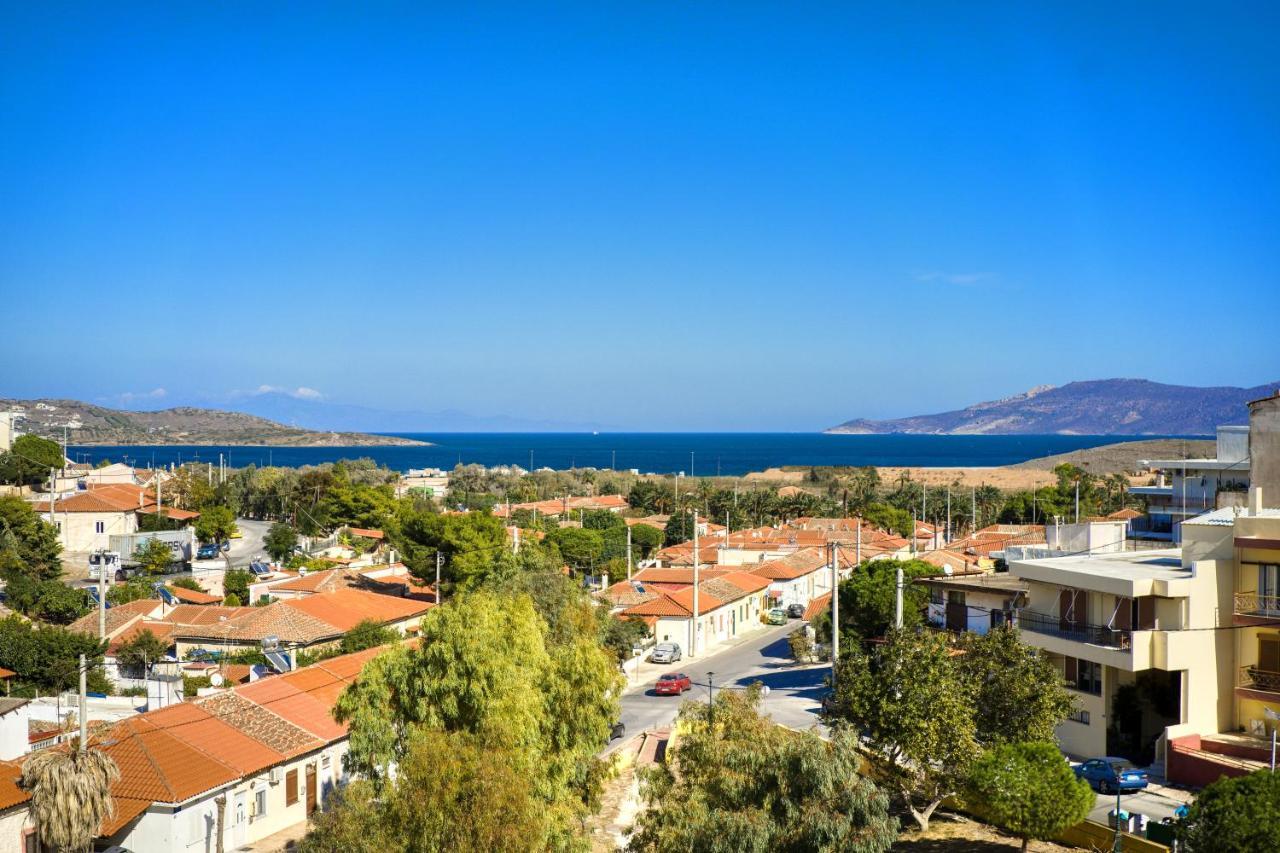 Sea & Mountain Apartment Close To Port And City Lávrion Exteriör bild