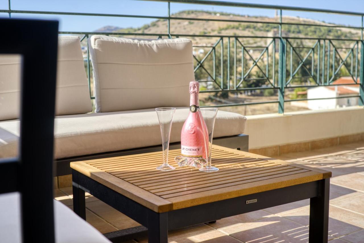 Sea & Mountain Apartment Close To Port And City Lávrion Exteriör bild